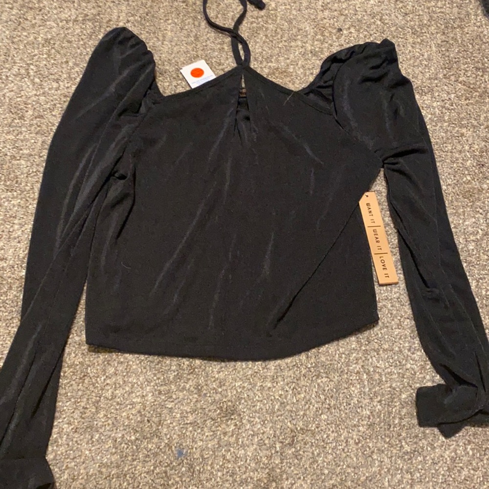 Cropped long sleeve with halter neck